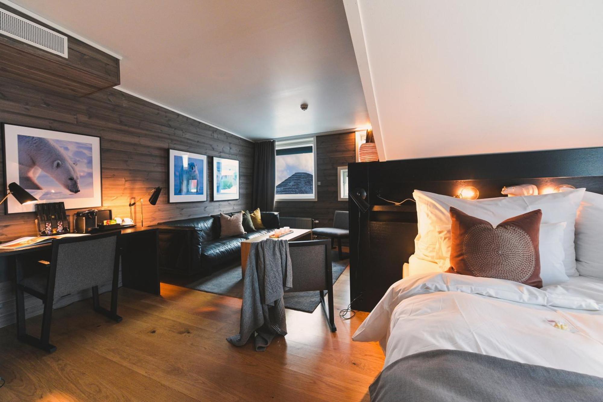 Svalbard | Polfareren Longyearbyen