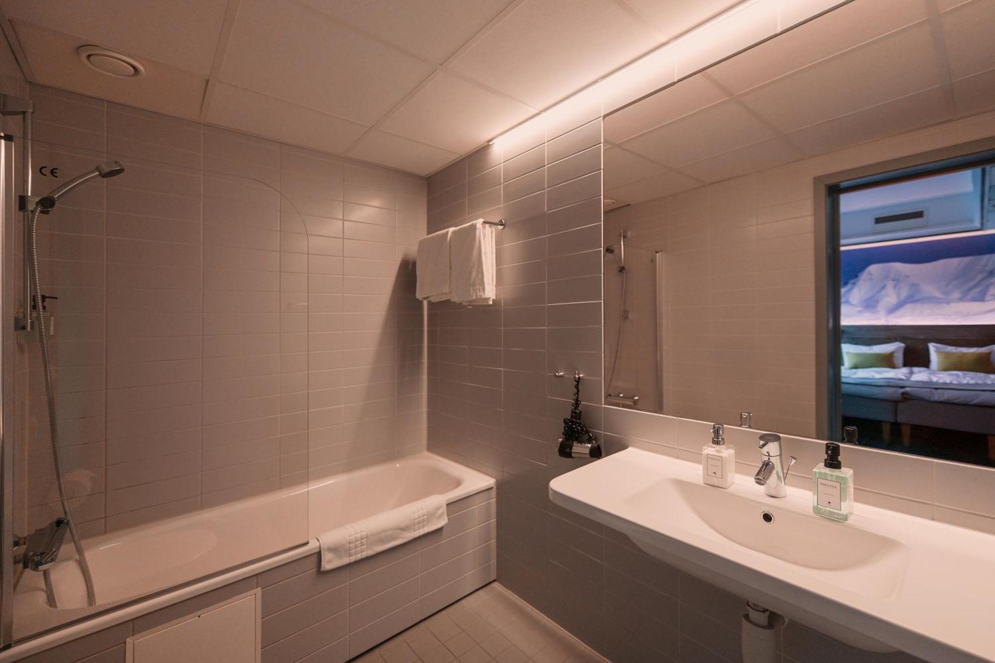 Svalbard | Polfareren Hotel 4*